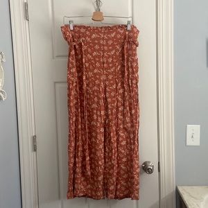 American Eagle floral fashion pants